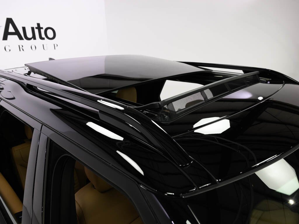 2024 Land Rover Discovery P360 Metropolitan Edition $89K MSRP   - Photo 32 - Sarasota, FL 34243