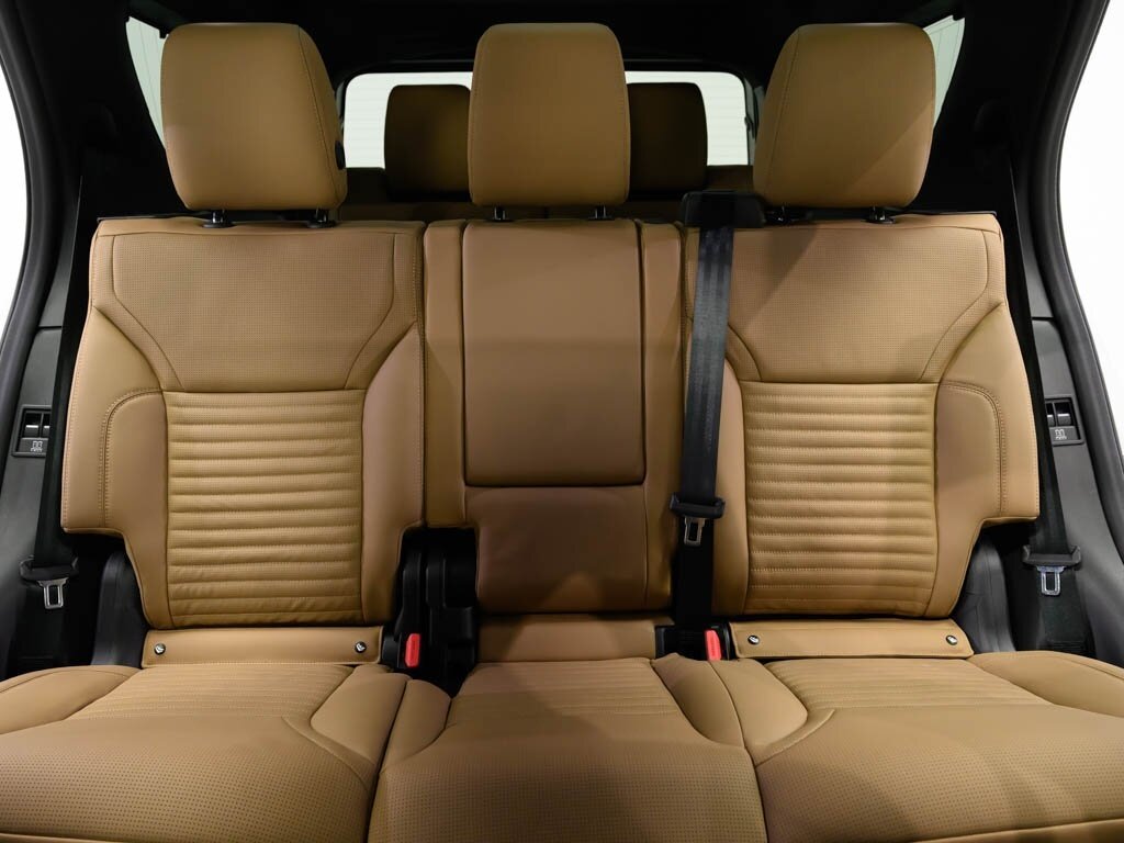 2024 Land Rover Discovery P360 Metropolitan Edition $89K MSRP   - Photo 47 - Sarasota, FL 34243