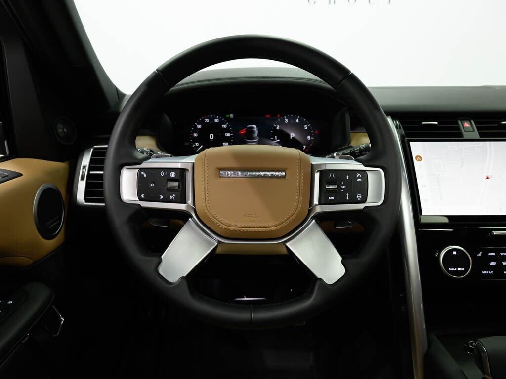 2024 Land Rover Discovery P360 Metropolitan Edition $89K MSRP   - Photo 53 - Sarasota, FL 34243