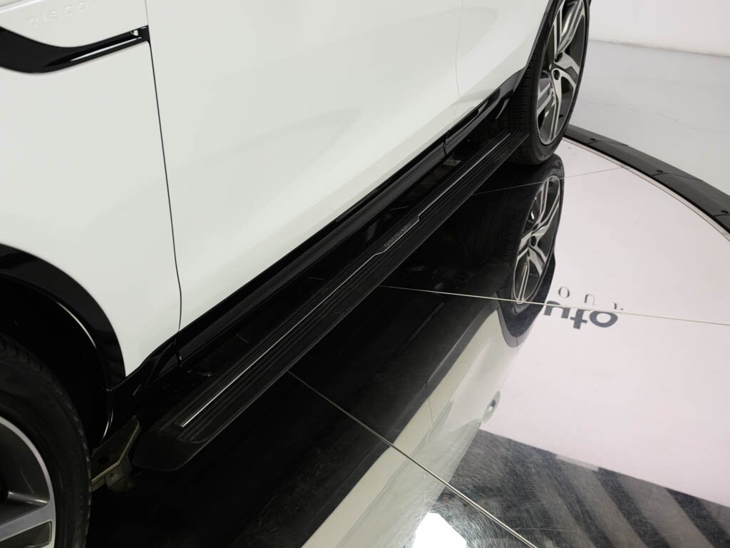 2024 Land Rover Discovery P360 Metropolitan Edition $89K MSRP   - Photo 35 - Sarasota, FL 34243