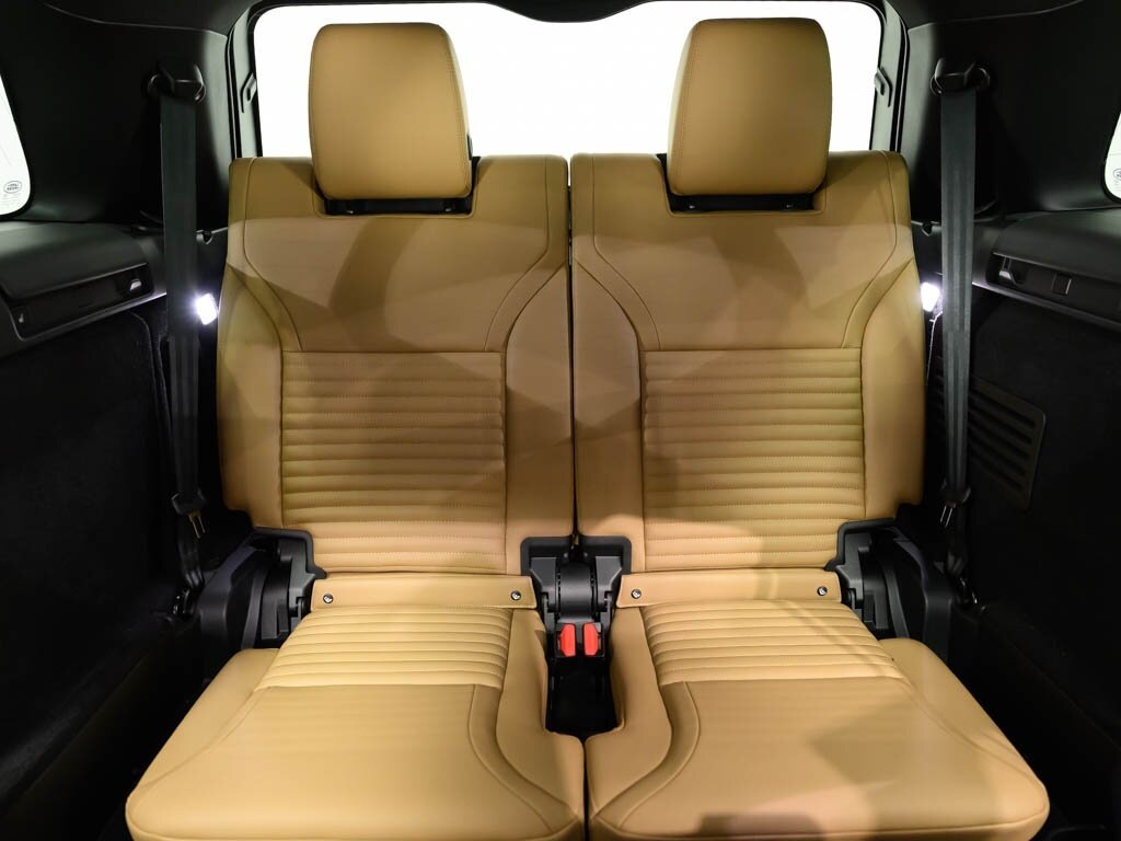2024 Land Rover Discovery P360 Metropolitan Edition $89K MSRP   - Photo 50 - Sarasota, FL 34243
