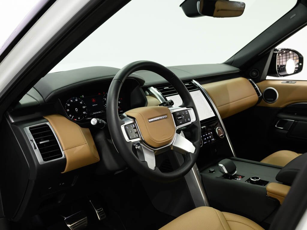 2024 Land Rover Discovery P360 Metropolitan Edition $89K MSRP   - Photo 52 - Sarasota, FL 34243