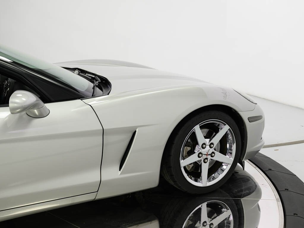 2008 Chevrolet Corvette Convertible Polished Aluminum Wheels - Photo 26 - Sarasota, FL 34243