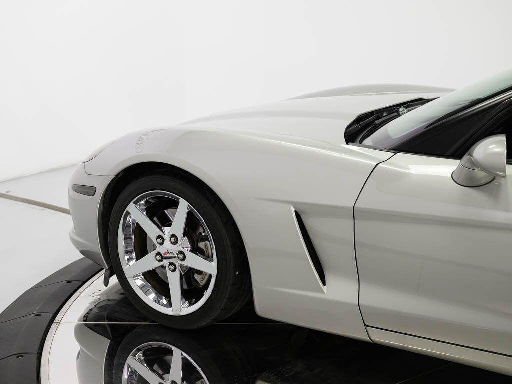 2008 Chevrolet Corvette Convertible Polished Aluminum Wheels - Photo 27 - Sarasota, FL 34243