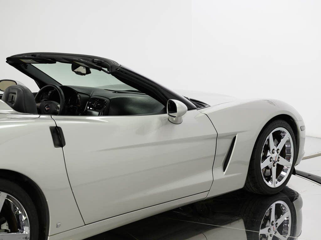 2008 Chevrolet Corvette Convertible Polished Aluminum Wheels - Photo 35 - Sarasota, FL 34243