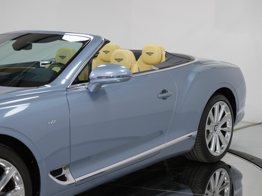 2021 Bentley Continental GTC V8 Touring Specification $265K MSRP   - Photo 25 - Sarasota, FL 34243