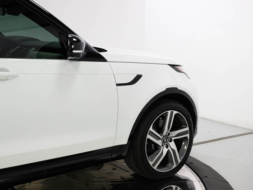 2024 Land Rover Discovery P360 Metropolitan Edition $82K MSRP   - Photo 17 - Sarasota, FL 34243