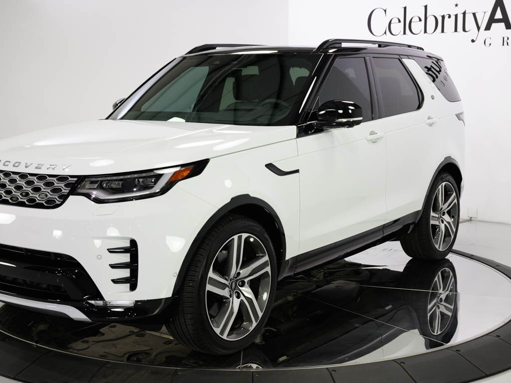 2024 Land Rover Discovery P360 Metropolitan Edition $82K MSRP   - Photo 12 - Sarasota, FL 34243
