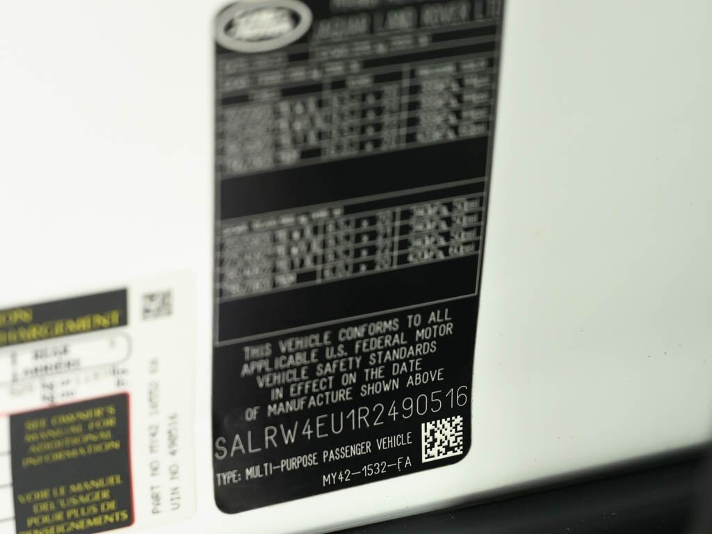 2024 Land Rover Discovery P360 Metropolitan Edition $82K MSRP   - Photo 66 - Sarasota, FL 34243