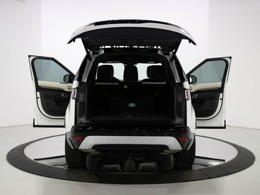 2024 Land Rover Discovery P360 Metropolitan Edition $82K MSRP   - Photo 65 - Sarasota, FL 34243