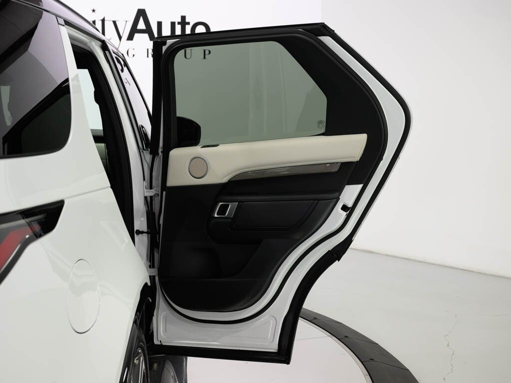 2024 Land Rover Discovery P360 Metropolitan Edition $82K MSRP   - Photo 41 - Sarasota, FL 34243
