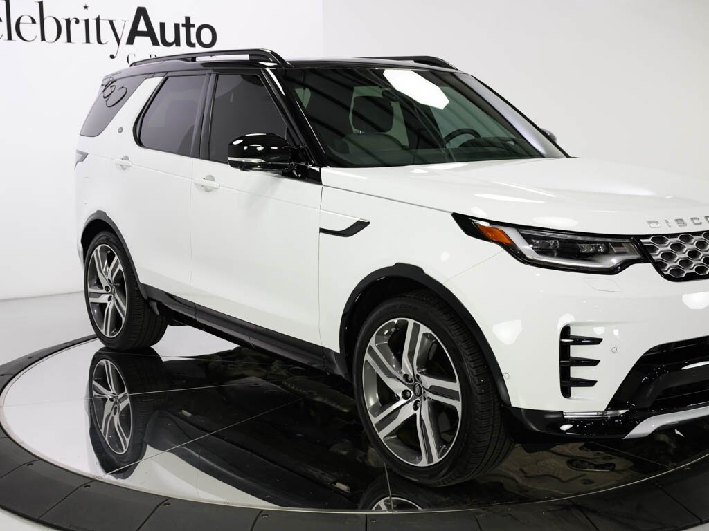 2024 Land Rover Discovery P360 Metropolitan Edition $82K MSRP   - Photo 10 - Sarasota, FL 34243