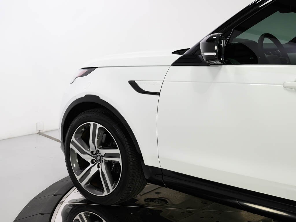 2024 Land Rover Discovery P360 Metropolitan Edition $82K MSRP   - Photo 18 - Sarasota, FL 34243