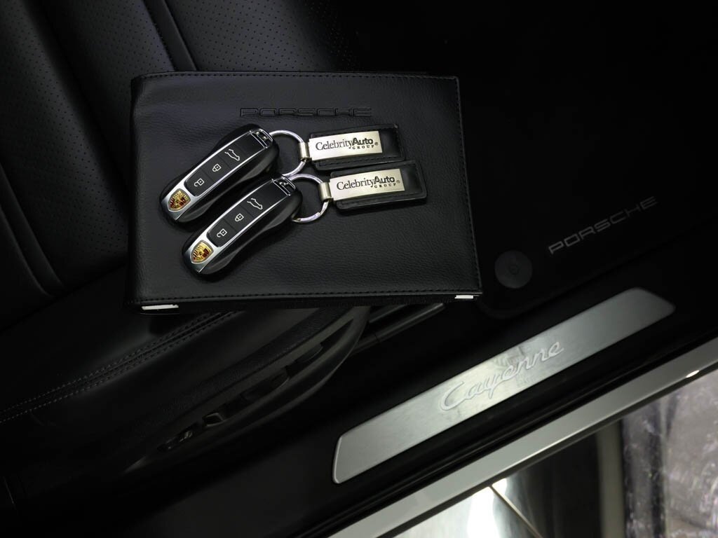 2023 Porsche Cayenne E-Hybrid $112K MSRP Premium Pkg Assistance Pkg - Photo 68 - Sarasota, FL 34243