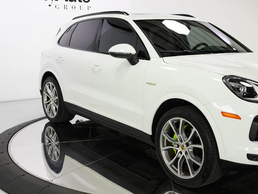 2023 Porsche Cayenne E-Hybrid $112K MSRP Premium Pkg Assistance Pkg - Photo 13 - Sarasota, FL 34243