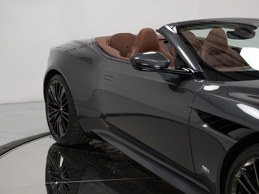 2021 Aston Martin DBS Superleggera Volante $361,386 MSRP   - Photo 24 - Sarasota, FL 34243