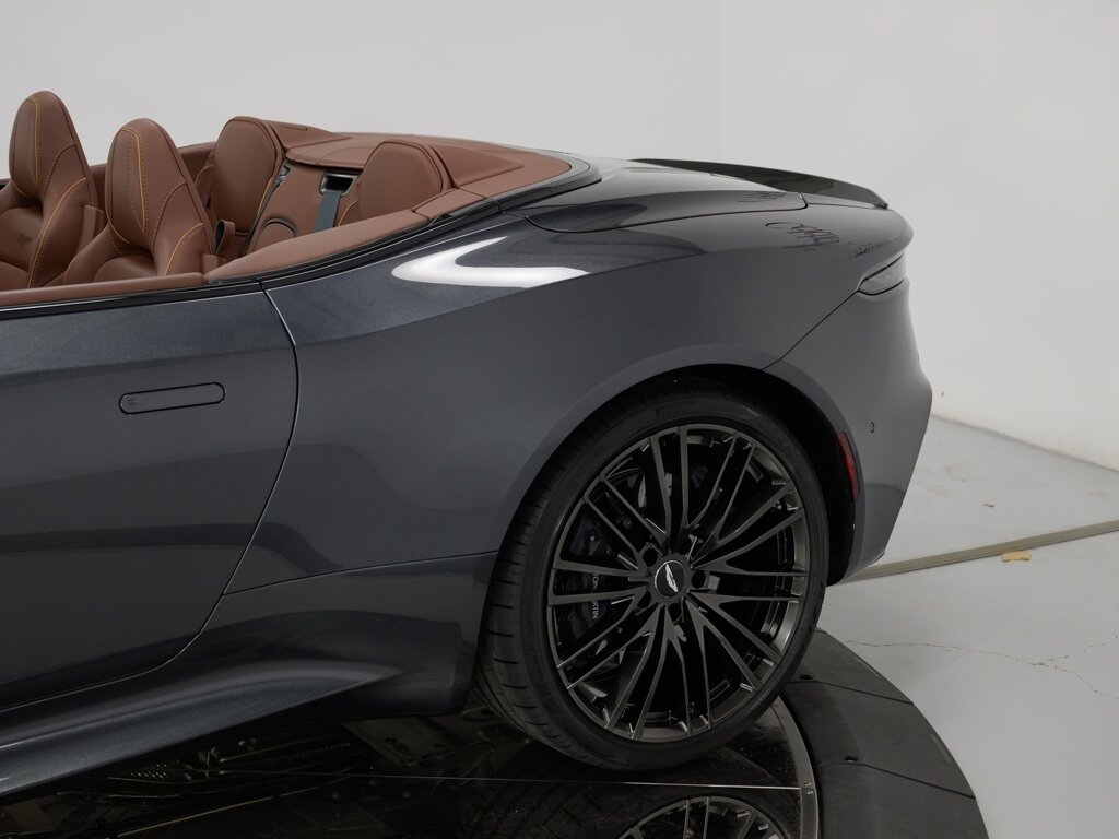 2021 Aston Martin DBS Superleggera Volante $361,386 MSRP   - Photo 38 - Sarasota, FL 34243