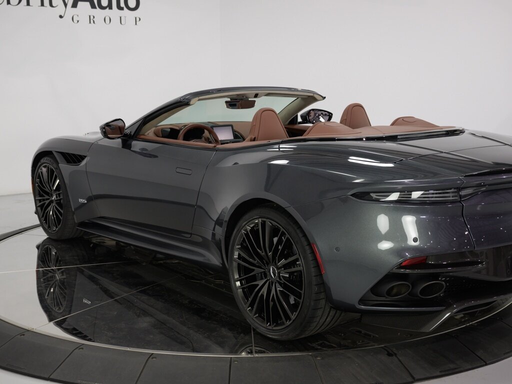 2021 Aston Martin DBS Superleggera Volante $361,386 MSRP   - Photo 32 - Sarasota, FL 34243