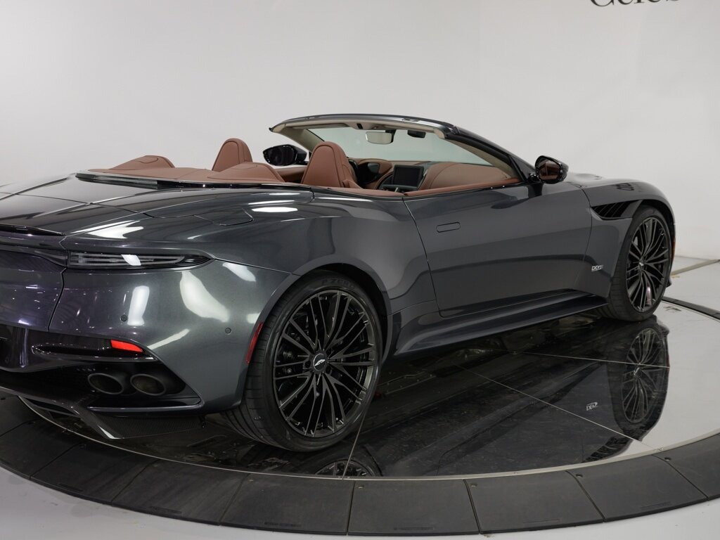 2021 Aston Martin DBS Superleggera Volante $361,386 MSRP   - Photo 30 - Sarasota, FL 34243