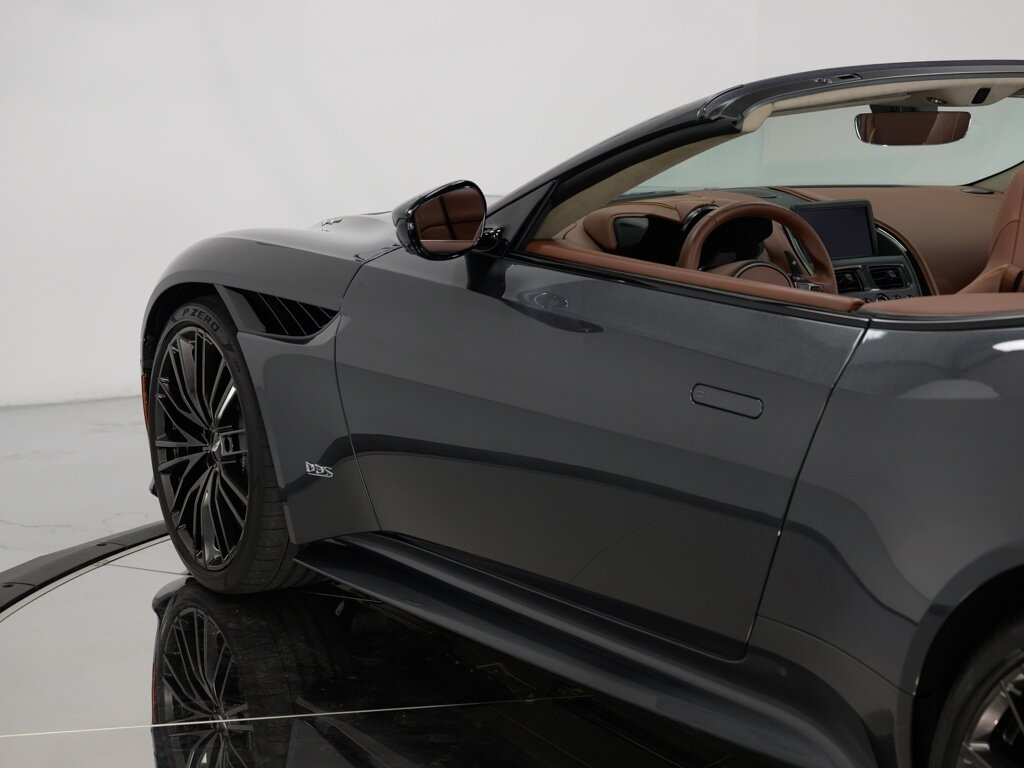 2021 Aston Martin DBS Superleggera Volante $361,386 MSRP   - Photo 36 - Sarasota, FL 34243