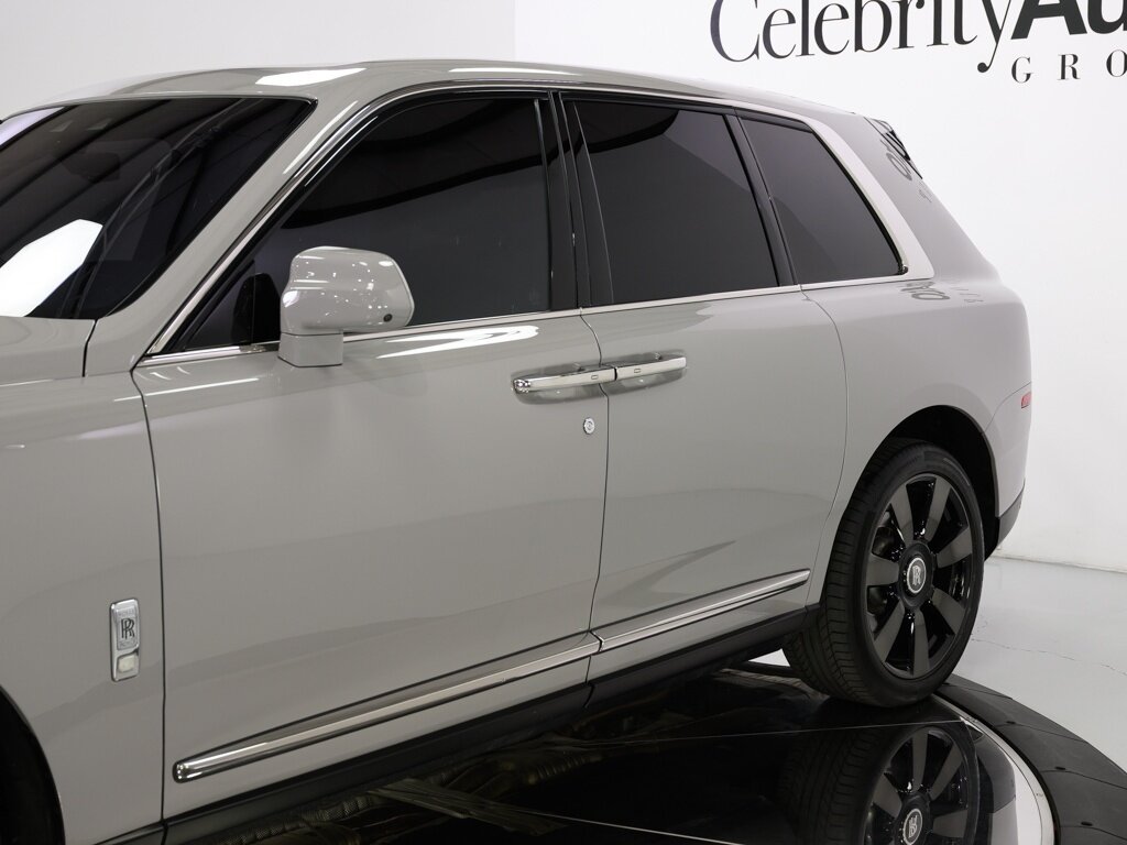 2021 Rolls-Royce Cullinan $389K MSRP Rear Theatre Configuration   - Photo 16 - Sarasota, FL 34243