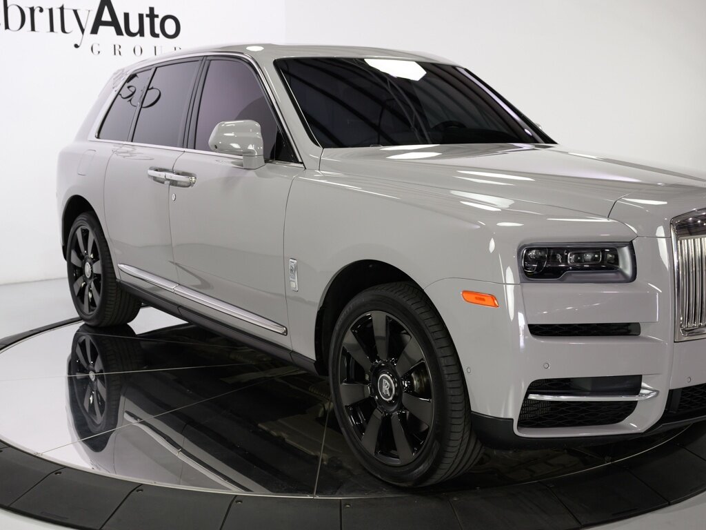 2021 Rolls-Royce Cullinan $389K MSRP Rear Theatre Configuration   - Photo 10 - Sarasota, FL 34243