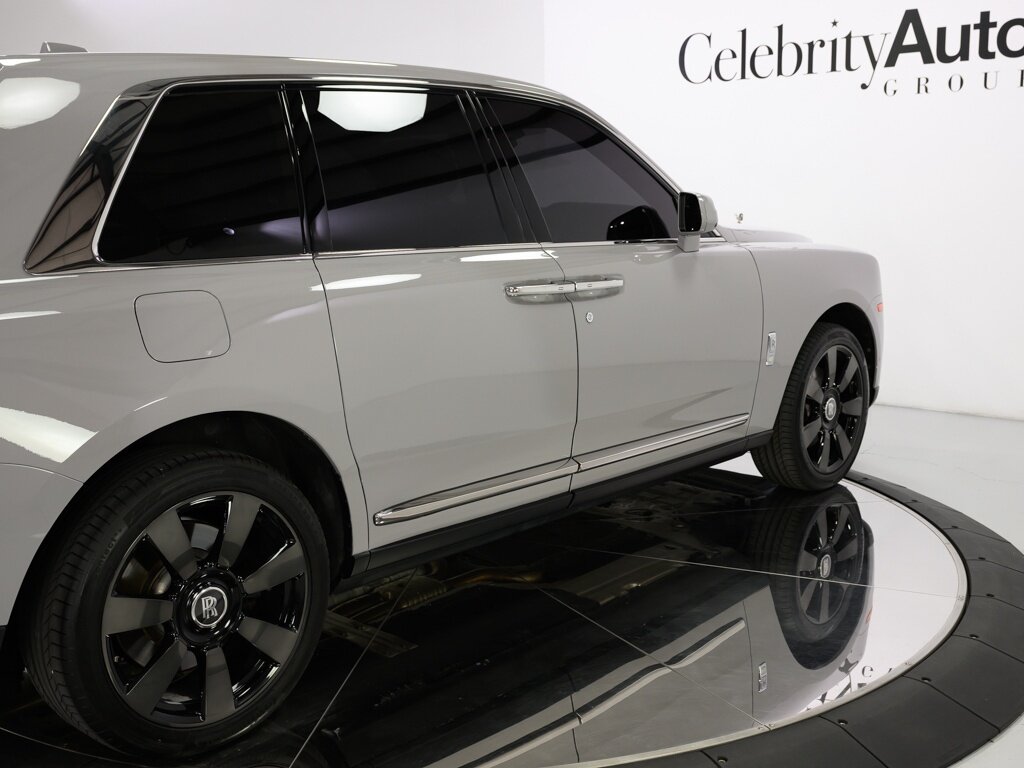 2021 Rolls-Royce Cullinan $389K MSRP Rear Theatre Configuration   - Photo 24 - Sarasota, FL 34243