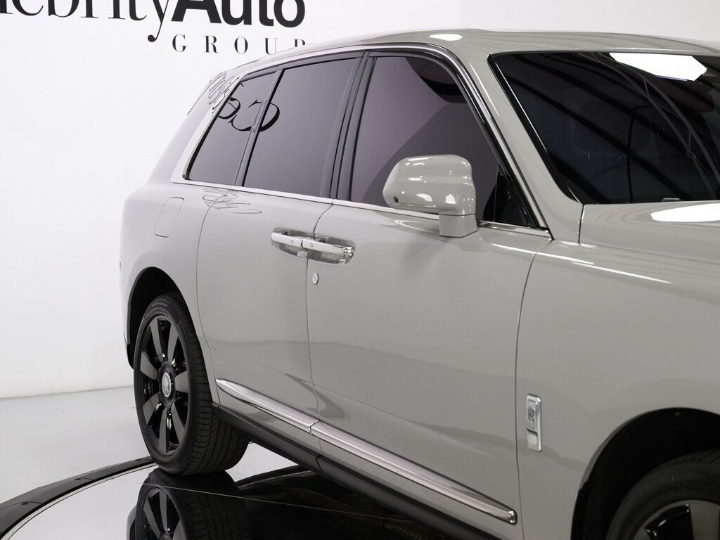2021 Rolls-Royce Cullinan $389K MSRP Rear Theatre Configuration   - Photo 15 - Sarasota, FL 34243