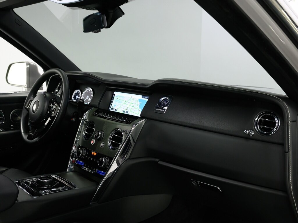 2021 Rolls-Royce Cullinan $389K MSRP Rear Theatre Configuration   - Photo 58 - Sarasota, FL 34243