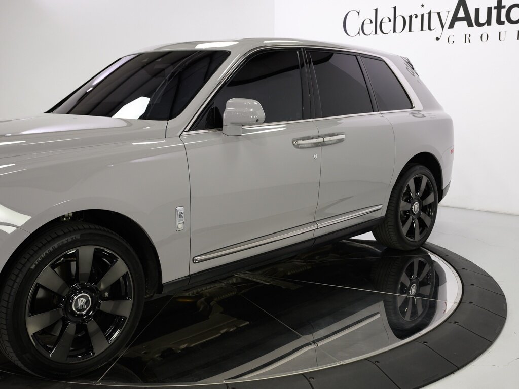 2021 Rolls-Royce Cullinan $389K MSRP Rear Theatre Configuration   - Photo 14 - Sarasota, FL 34243