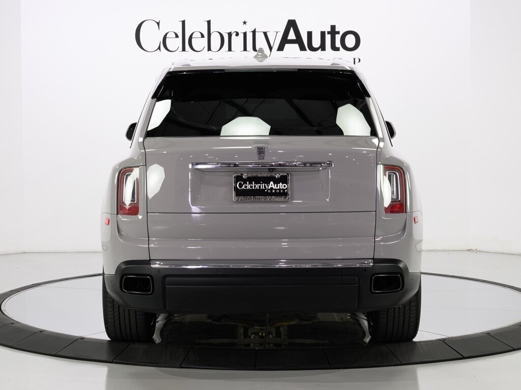 2021 Rolls-Royce Cullinan $389K MSRP Rear Theatre Configuration   - Photo 6 - Sarasota, FL 34243