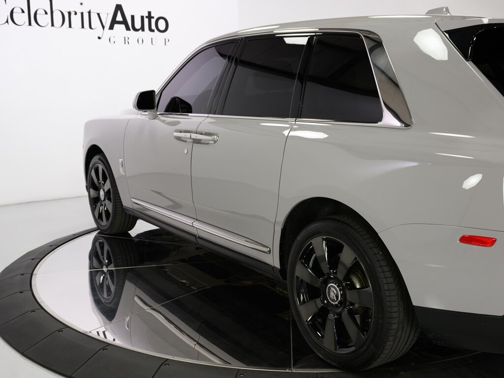2021 Rolls-Royce Cullinan $389K MSRP Rear Theatre Configuration   - Photo 25 - Sarasota, FL 34243