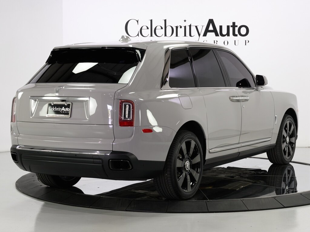 2021 Rolls-Royce Cullinan $389K MSRP Rear Theatre Configuration   - Photo 7 - Sarasota, FL 34243