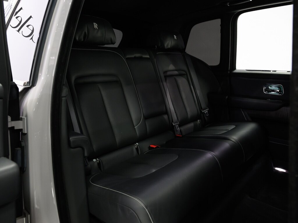 2021 Rolls-Royce Cullinan $389K MSRP Rear Theatre Configuration   - Photo 44 - Sarasota, FL 34243