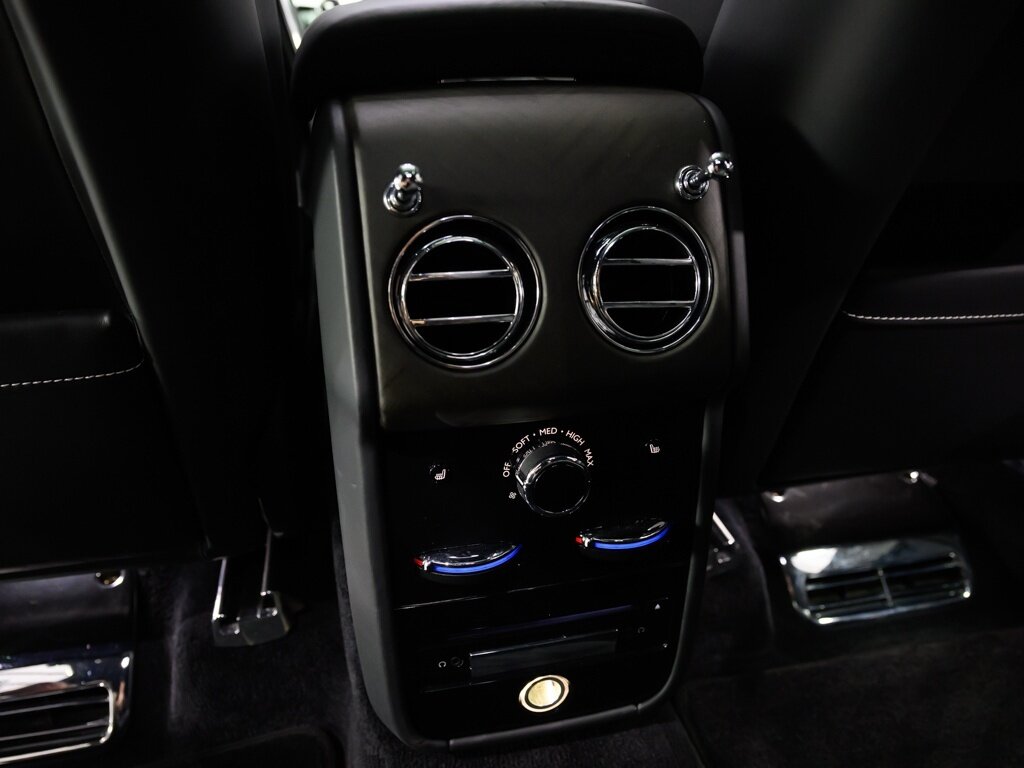 2021 Rolls-Royce Cullinan $389K MSRP Rear Theatre Configuration   - Photo 62 - Sarasota, FL 34243