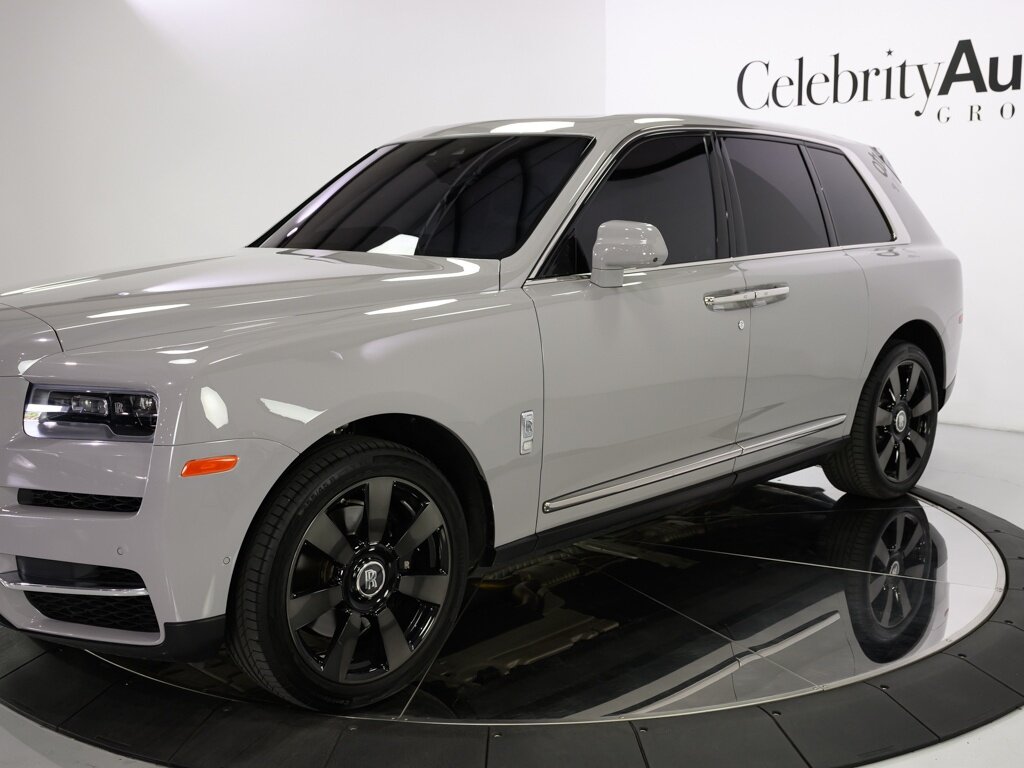 2021 Rolls-Royce Cullinan $389K MSRP Rear Theatre Configuration   - Photo 12 - Sarasota, FL 34243