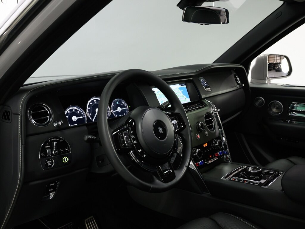 2021 Rolls-Royce Cullinan $389K MSRP Rear Theatre Configuration   - Photo 47 - Sarasota, FL 34243