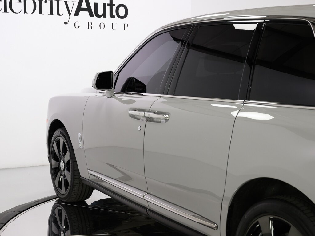 2021 Rolls-Royce Cullinan $389K MSRP Rear Theatre Configuration   - Photo 27 - Sarasota, FL 34243