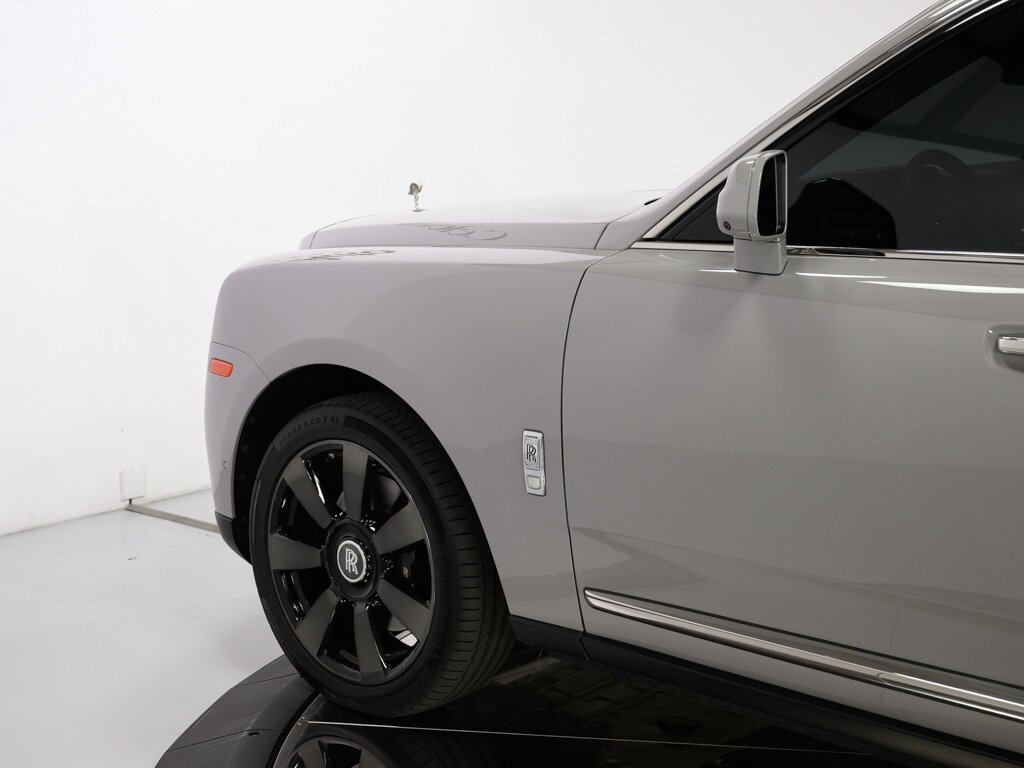 2021 Rolls-Royce Cullinan $389K MSRP Rear Theatre Configuration   - Photo 18 - Sarasota, FL 34243