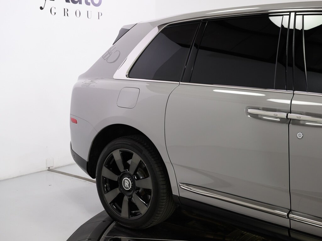 2021 Rolls-Royce Cullinan $389K MSRP Rear Theatre Configuration   - Photo 28 - Sarasota, FL 34243