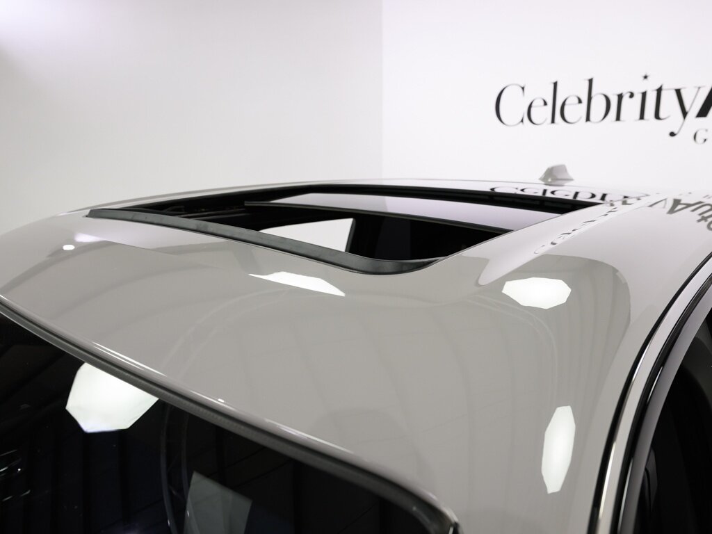 2021 Rolls-Royce Cullinan $389K MSRP Rear Theatre Configuration   - Photo 33 - Sarasota, FL 34243