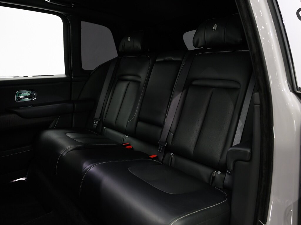 2021 Rolls-Royce Cullinan $389K MSRP Rear Theatre Configuration   - Photo 46 - Sarasota, FL 34243