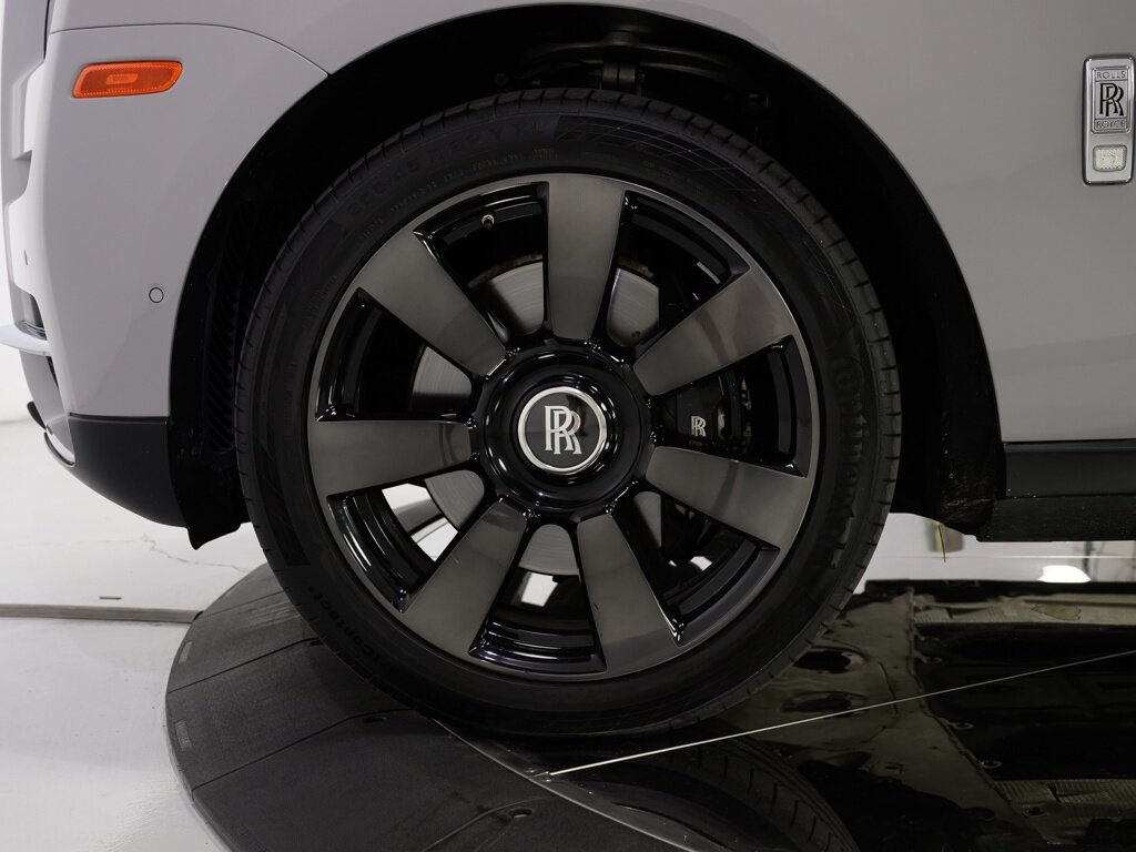 2021 Rolls-Royce Cullinan $389K MSRP Rear Theatre Configuration   - Photo 36 - Sarasota, FL 34243