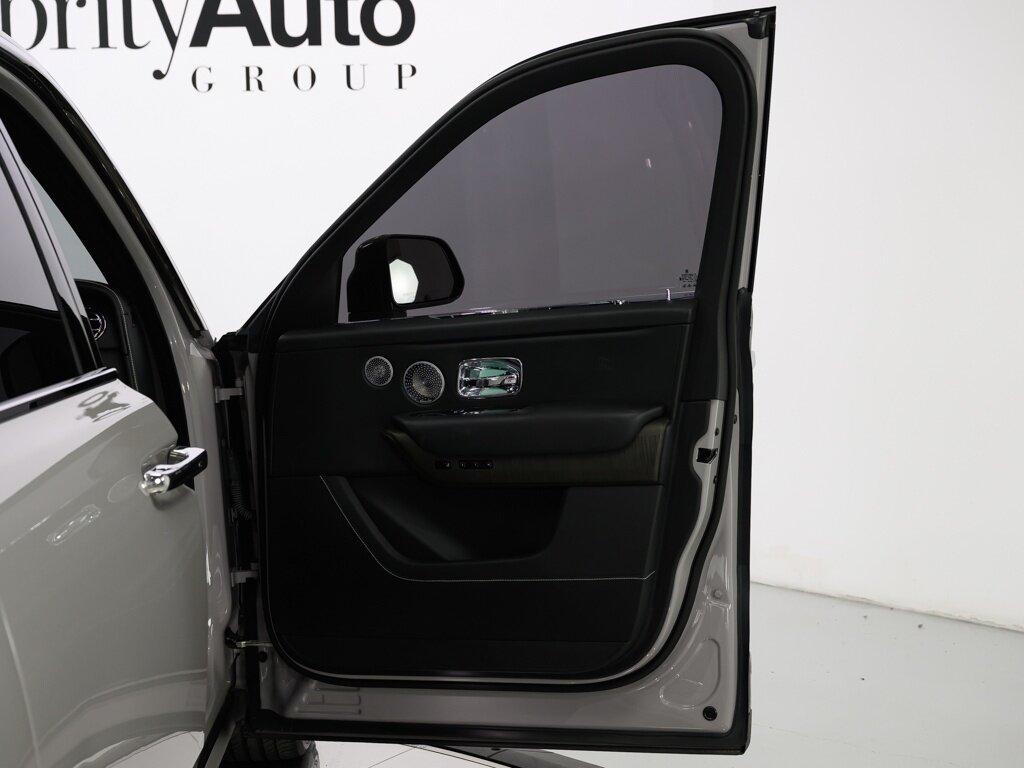 2021 Rolls-Royce Cullinan $389K MSRP Rear Theatre Configuration   - Photo 39 - Sarasota, FL 34243