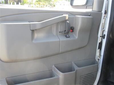2022 Chevrolet Express 3500 Cargo Van   - Photo 14 - La Puente, CA 91744
