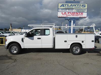 2020 Ford F-350 Utility Truck   - Photo 2 - La Puente, CA 91744