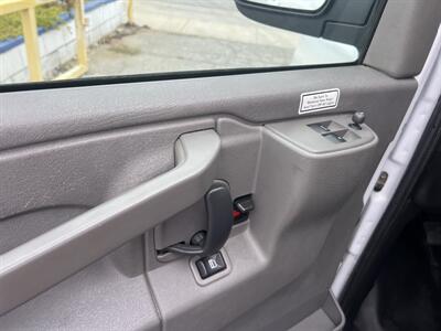 2021 GMC Savana 3500 Box Truck  12 Ft - Photo 9 - La Puente, CA 91744
