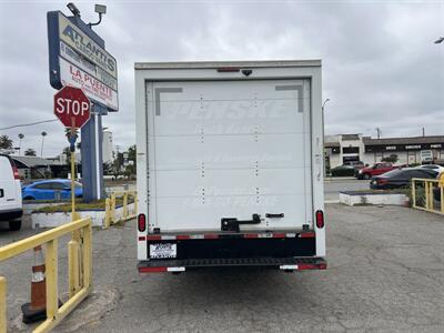 2021 GMC Savana 3500 Box Truck  12 Ft - Photo 3 - La Puente, CA 91744