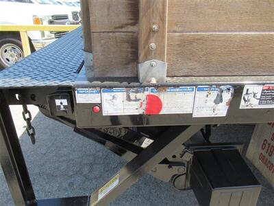 2023 Isuzu NRR StakeBed Truck  18 Ft - Photo 14 - La Puente, CA 91744