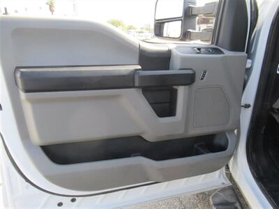 2019 Ford F-550 Super Duty Chassis   - Photo 17 - La Puente, CA 91744